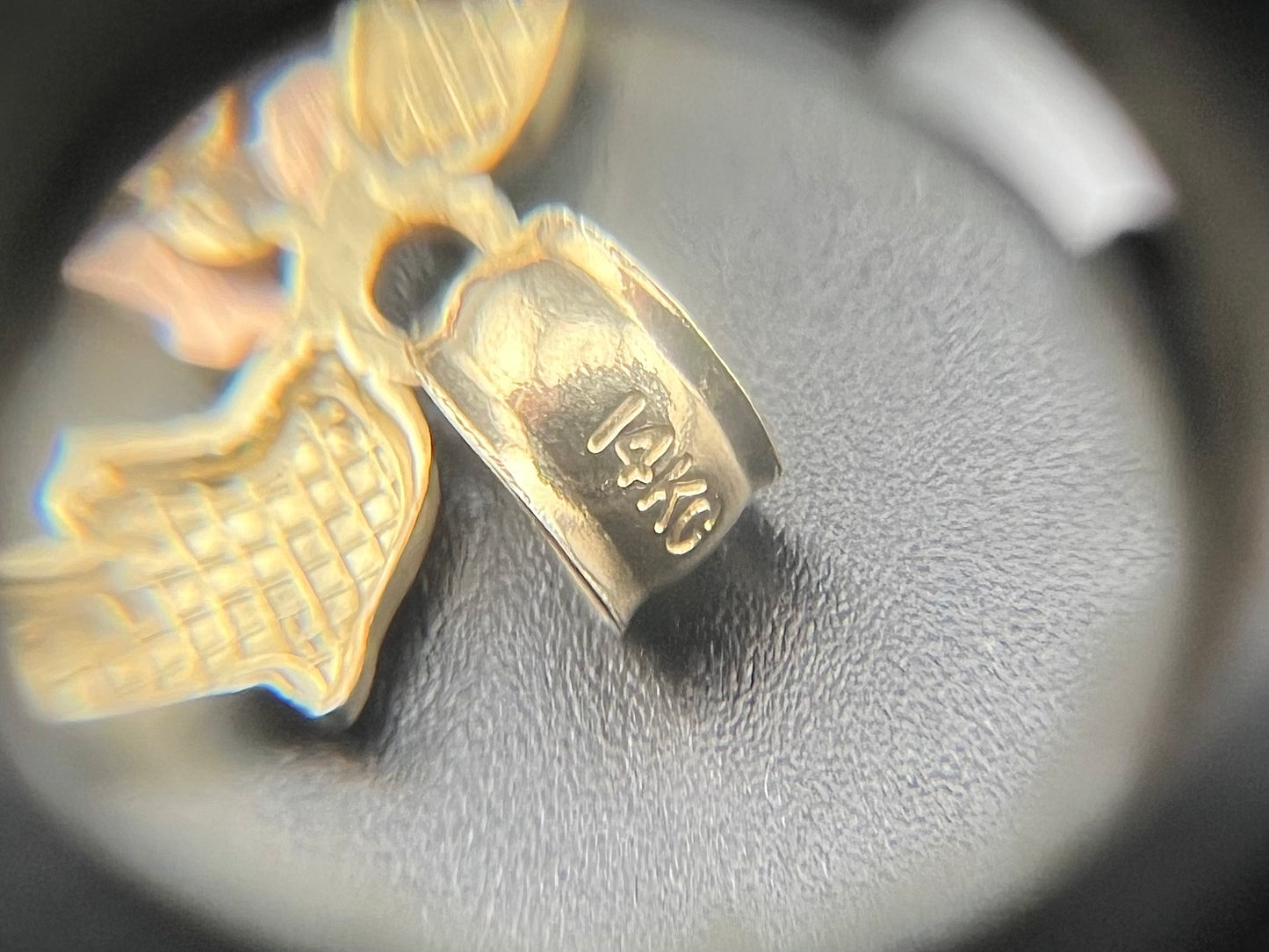 Colgante De Delfín De Quinceañera De 15 Años En Oro Amarillo De 14k