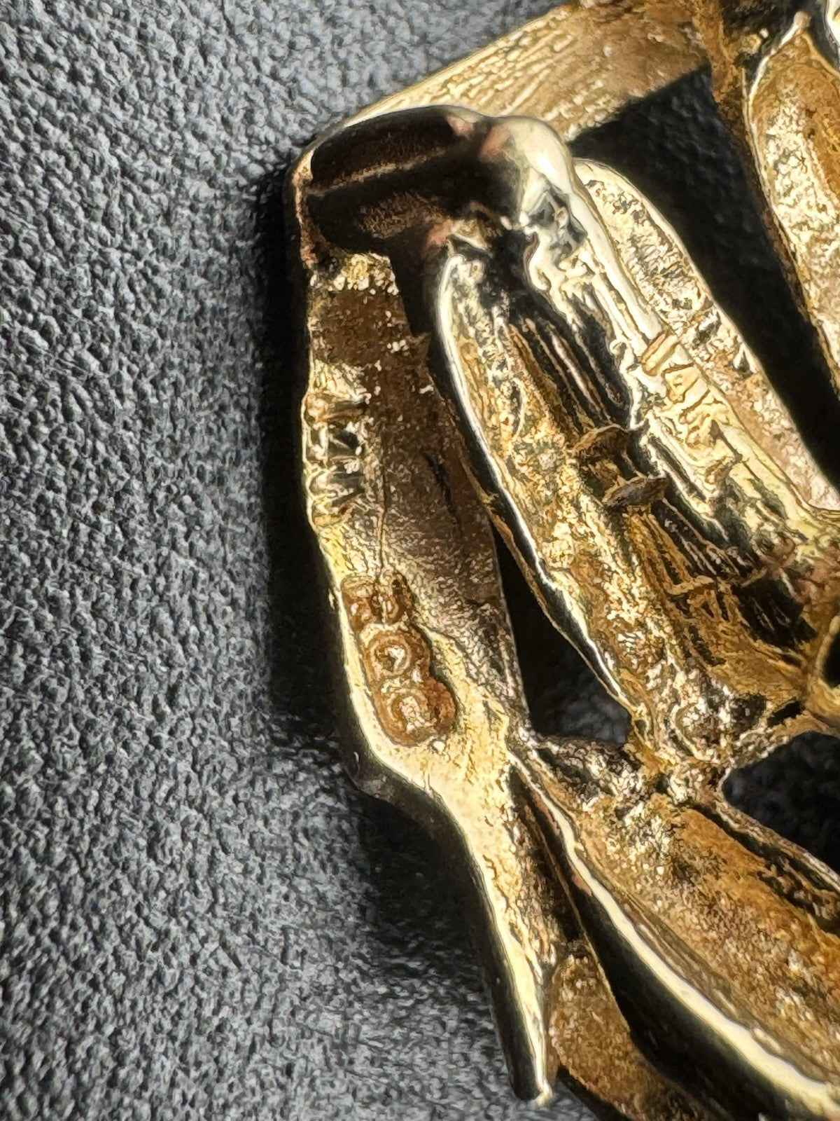 14K Solid Gold Hockey Player Charm Pendant 4.4 Grams 23x14mm Stick Sports Gift