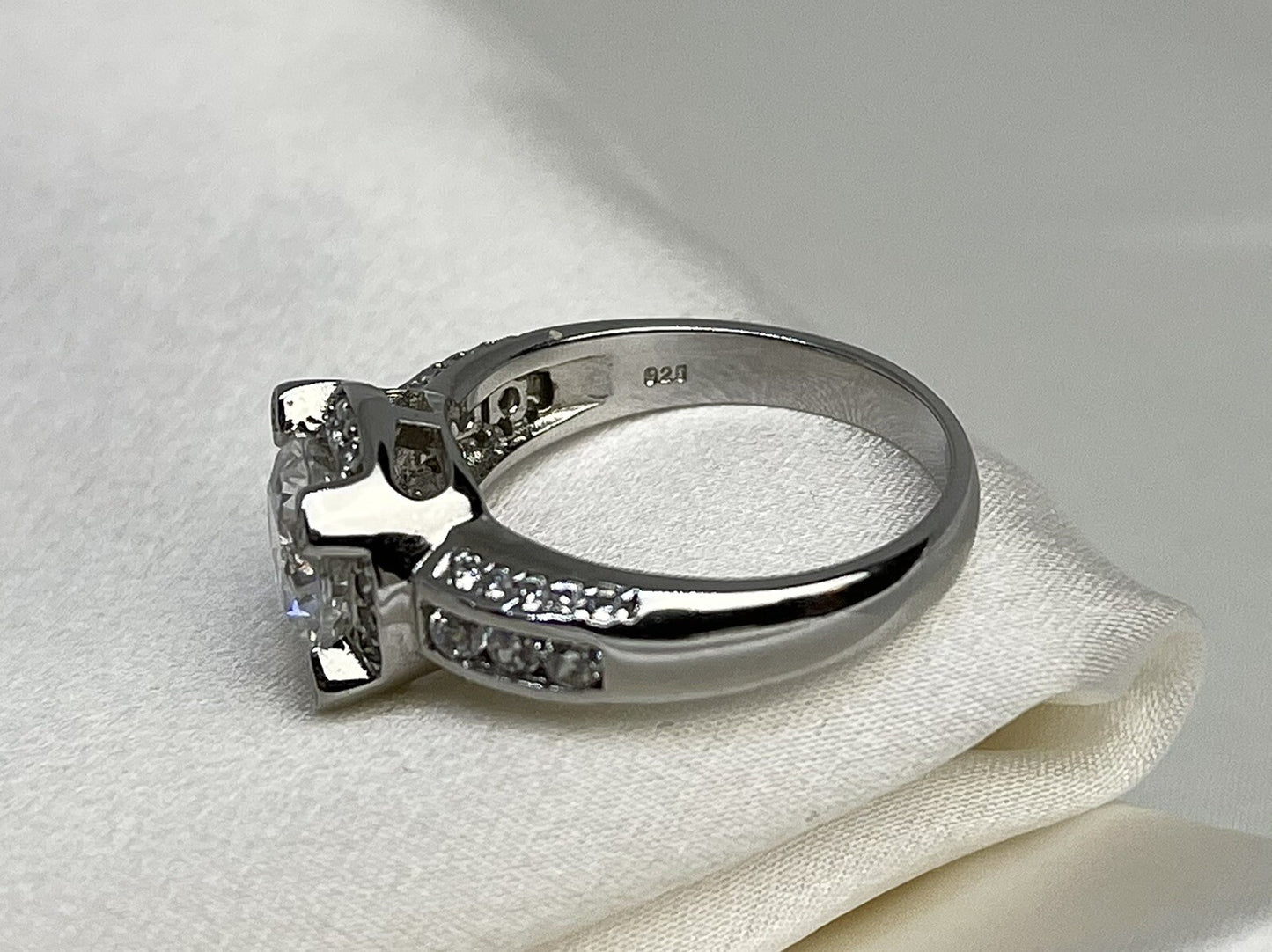Round Cut Engagement Cubic Zirconia Ring Rhodium Plated Sterling Silver 925