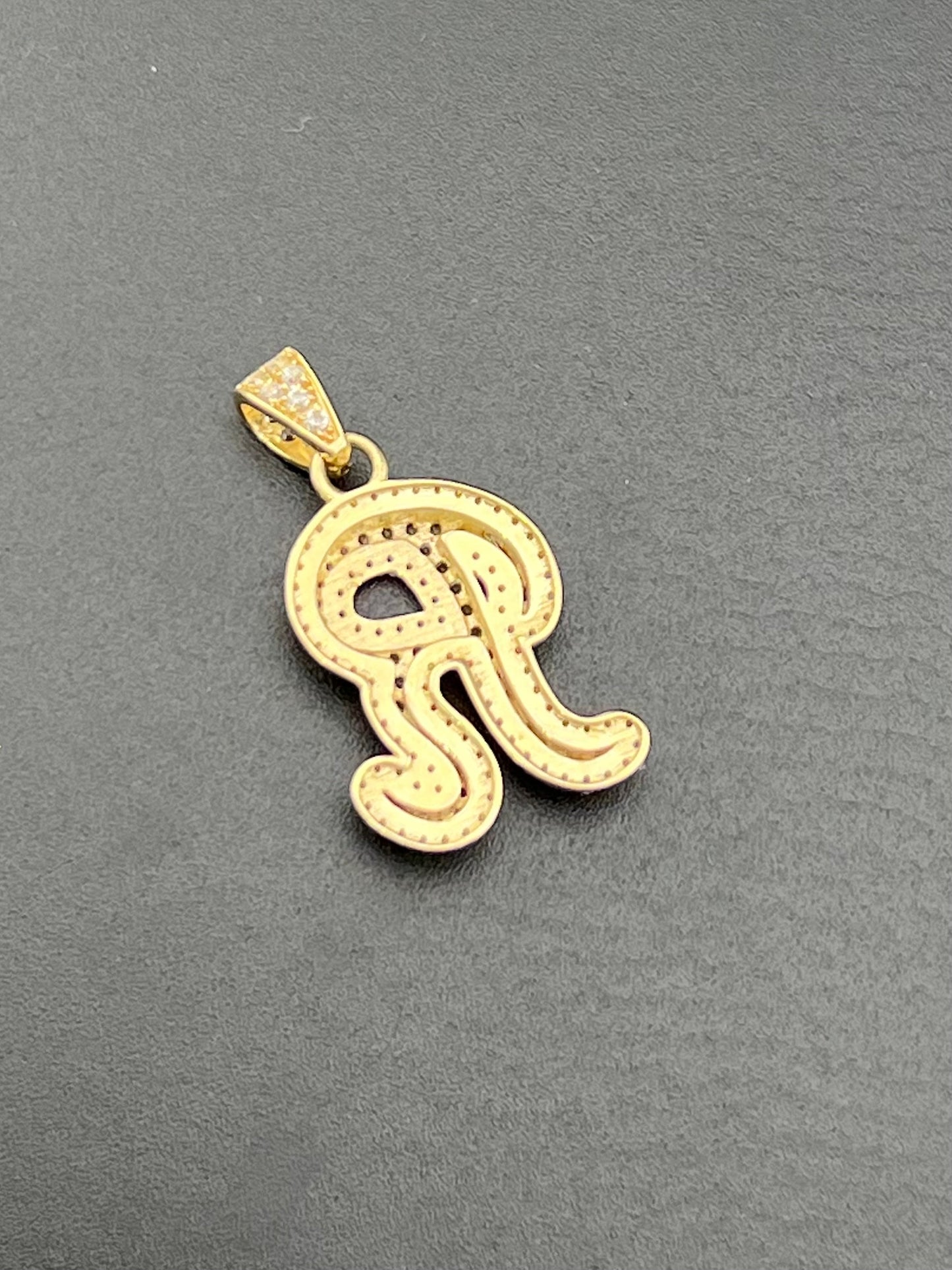 14k Yellow Gold 3D Bubble Letter 'R' Pendant with CZ Diamond Glamour