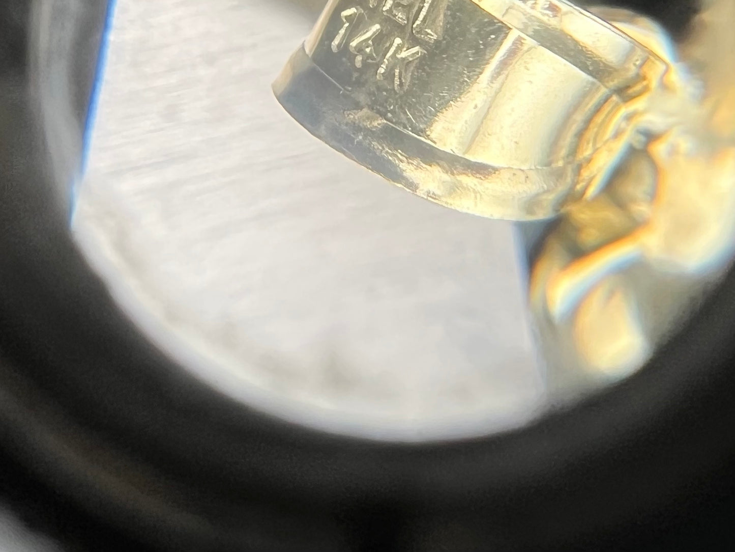 Colgante de osito de peluche de oro amarillo de 14 quilates con tallas de diamantes: 2,2 g, 17,03 x 30,25 mm