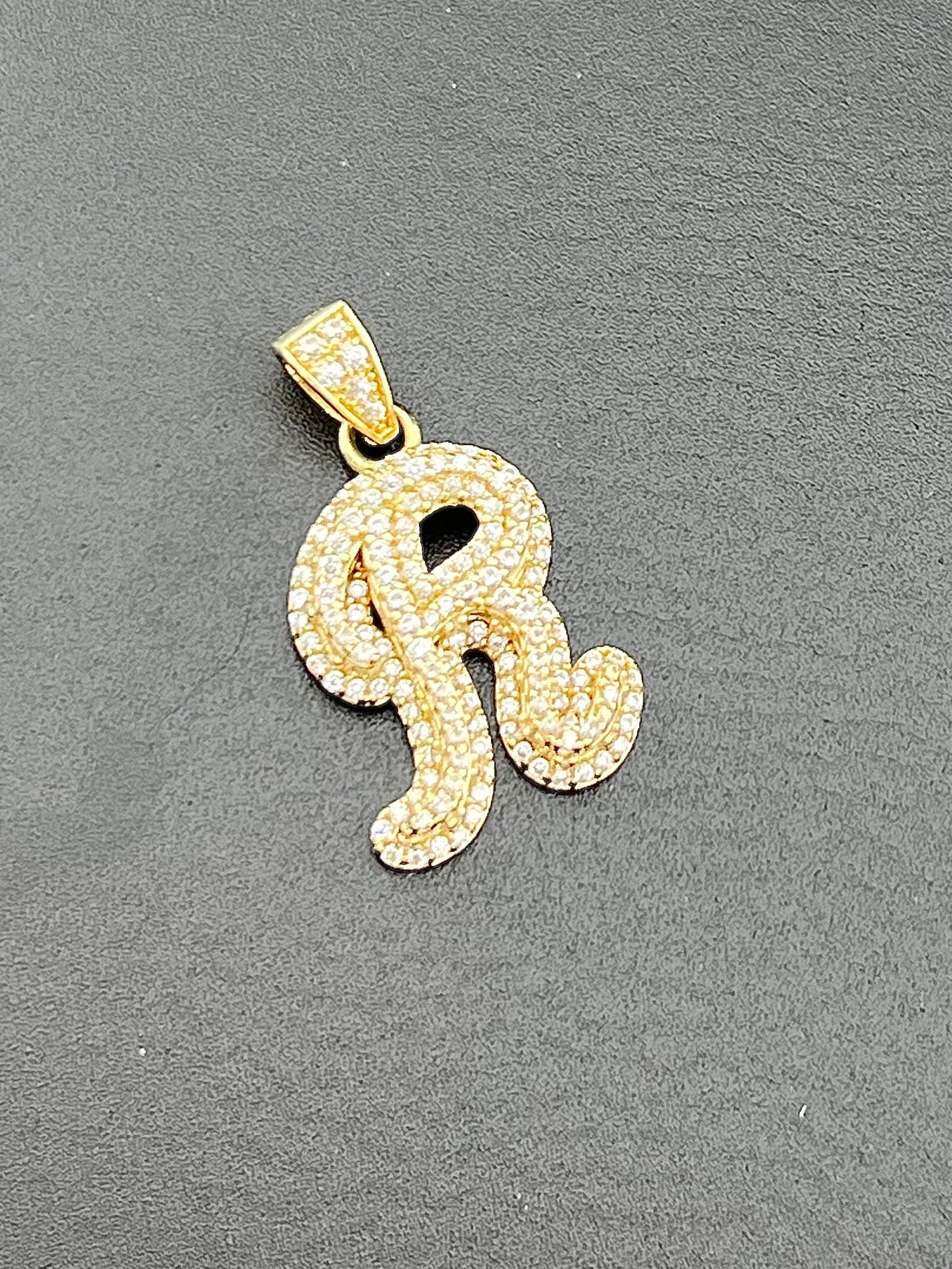 14k Yellow Gold 3D Bubble Letter 'R' Pendant with CZ Diamond Glamour