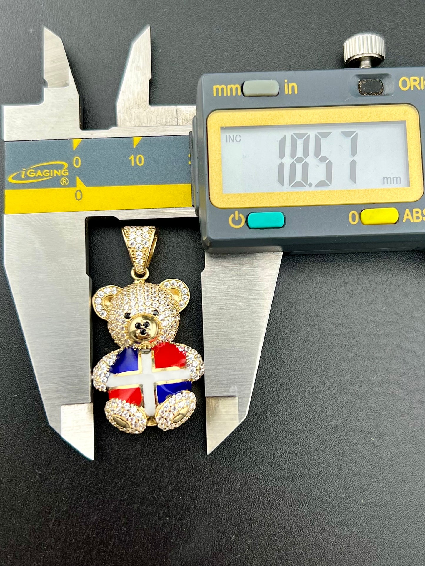 14K Gold Dominican Flag Shirt Bear Pendant with CZ Diamonds - 5.8g, 18.57x34.03mm