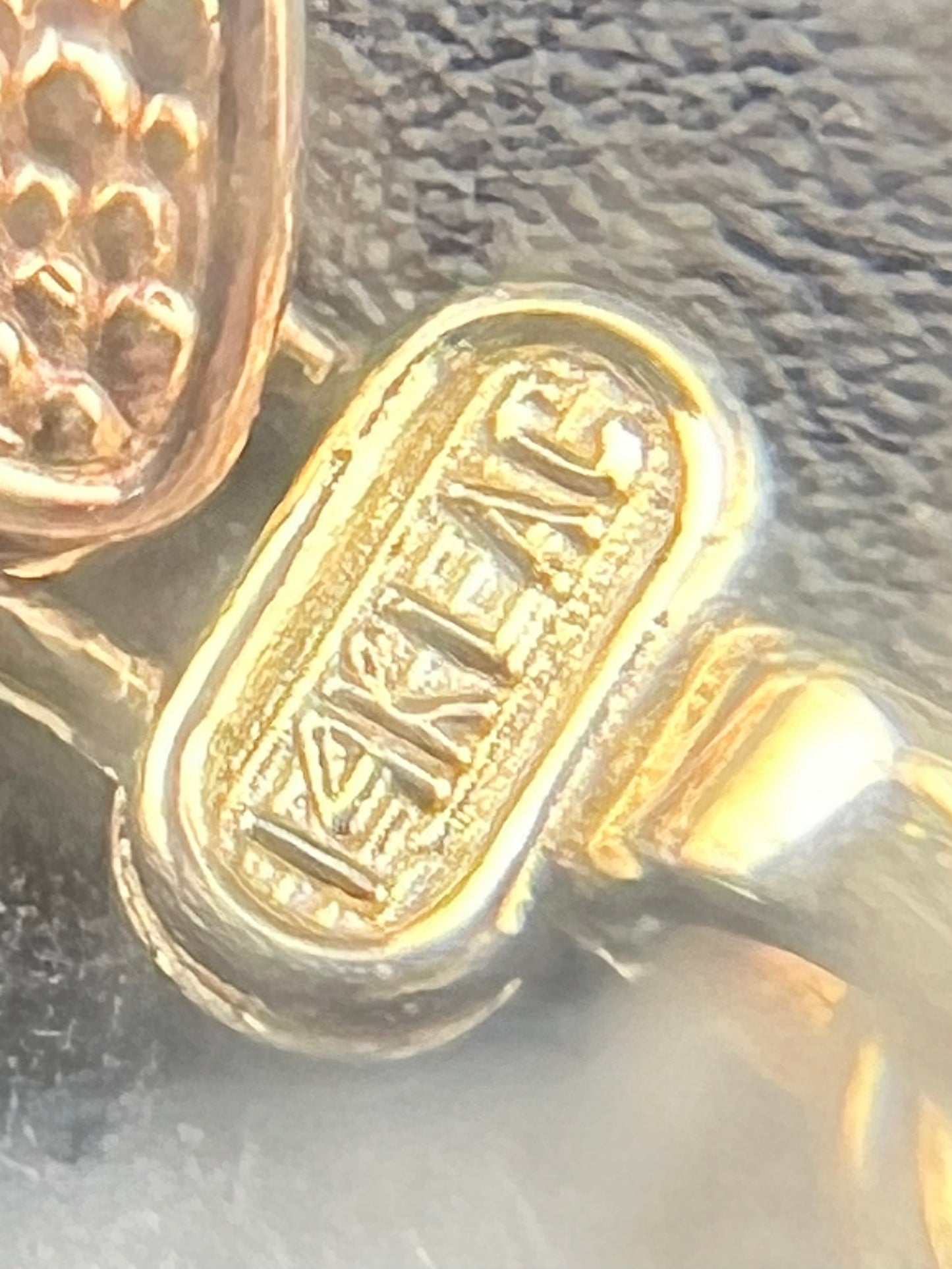 Exquisita pulsera de flores de oro multitono de 14 k: 7,5 pulgadas, 14,5 gramos