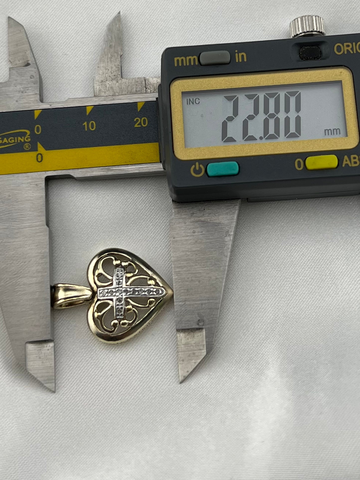 Colgante de corazón de plata de ley 925 con cruz de diamantes CZ - 18x22,80 mm