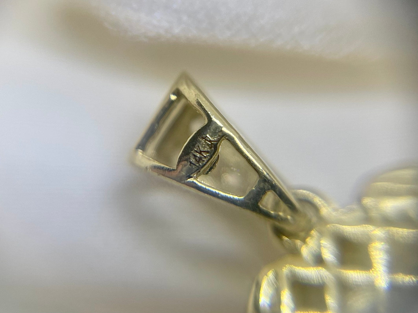 Beltran Jewelry - Colgante con forma de corazón de circonita cúbica de oro de 14 quilates, 0.945 x 0.433 in