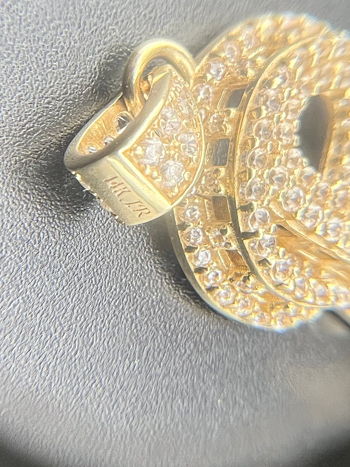 14k Yellow Gold 3D Bubble Letter 'R' Pendant with CZ Diamond Glamour