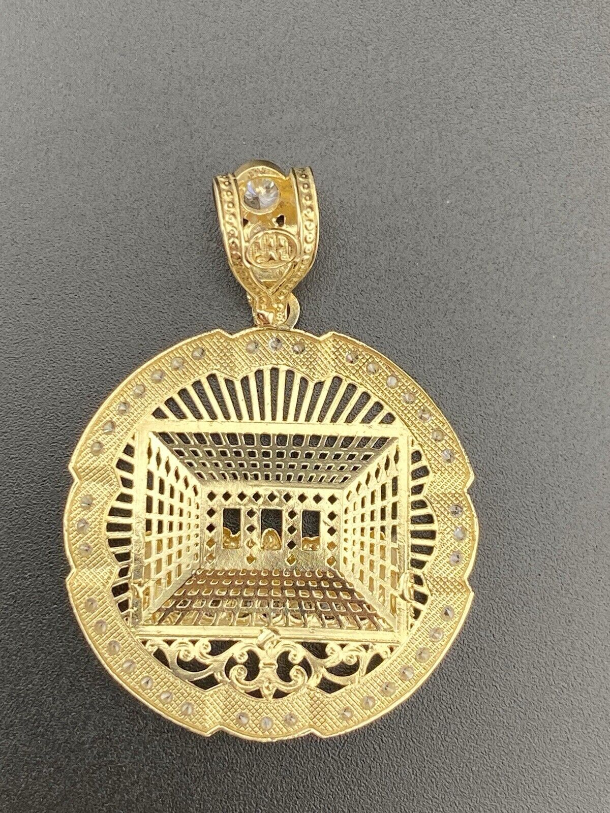 14K Yellow Gold 3D Last Supper Church Pendant 7.9G CZ Glamour Large 46x34mm