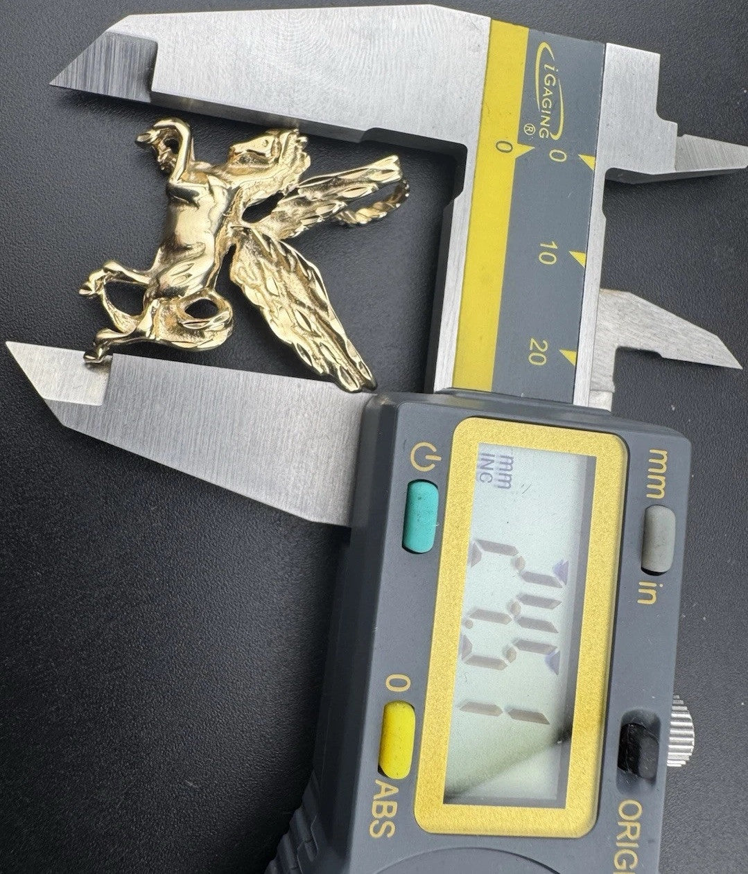 14K Yellow Gold Flying Pegasus Horse Pendant 5.6 Gram 26x24mm Mythical Design