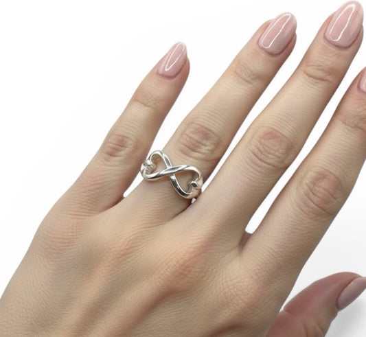 Tiffany & Co. Paloma Picasso Loving Heart Infinity Ring Sterling Silver 925 Sz 7