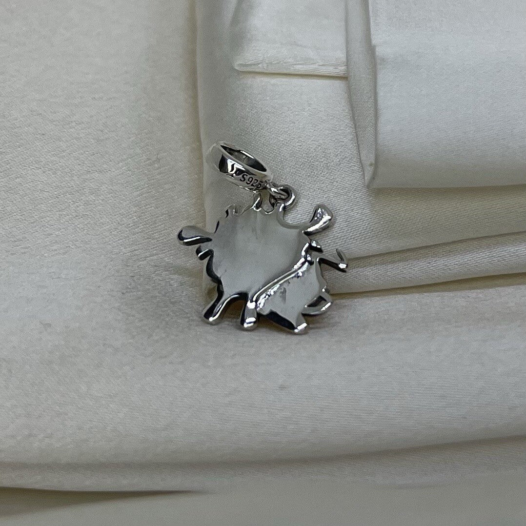 Dije Colgante de Plata de Ley 925 Esmaltado con Diseño de Salpicaduras de Café Naranja y Logo