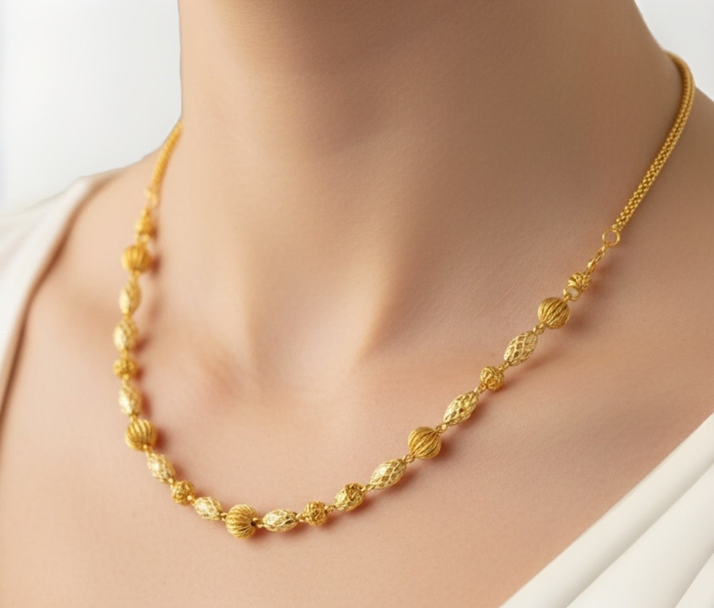 Vintage 22K Yellow Gold Beaded Necklace 5.83mm 17.5 Inch 17.8G Victorian Charms