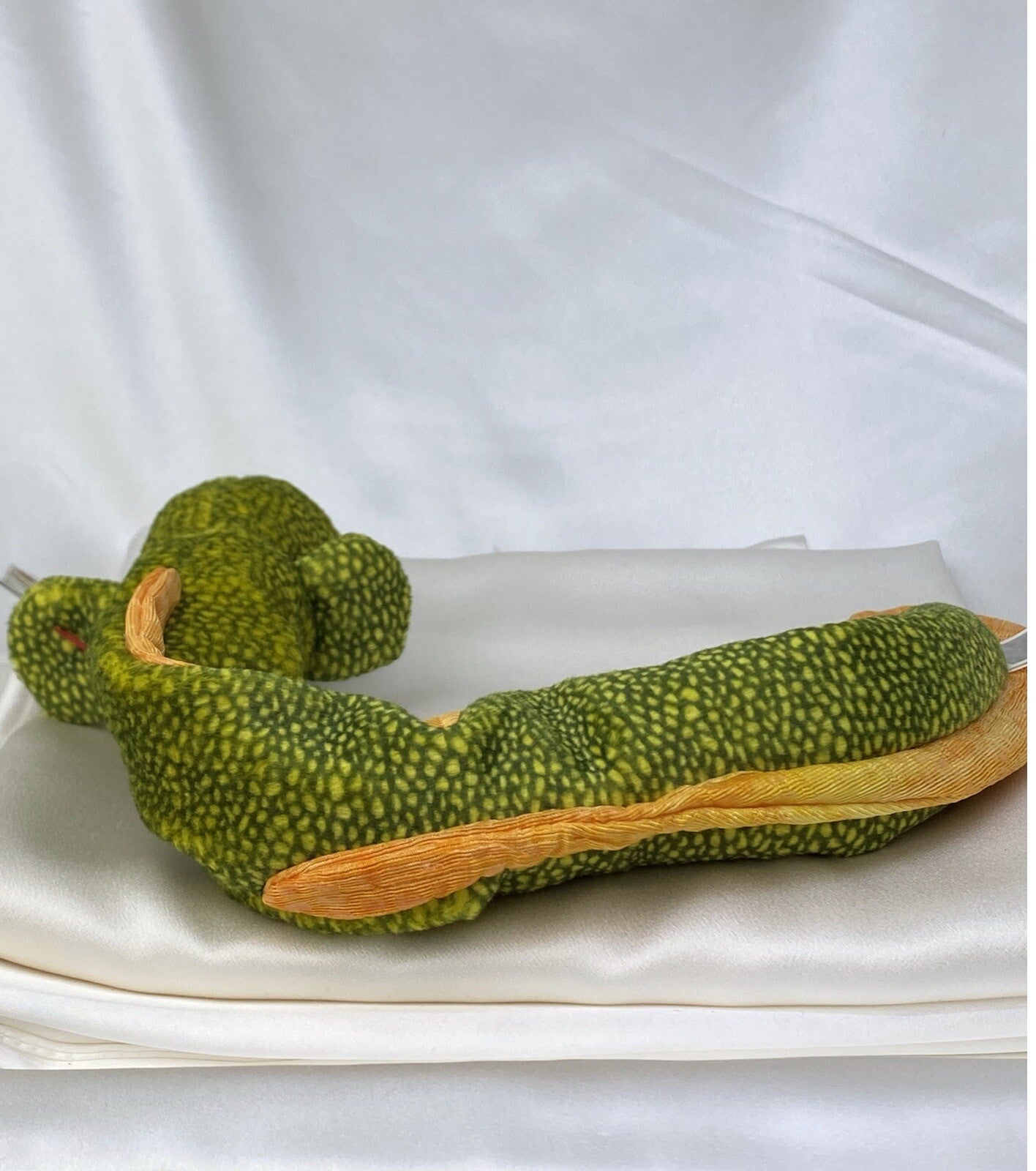 Rare Retired Ty Beanie Baby Morrie The Eel 2000 Mint P.E. W Multiple Errors