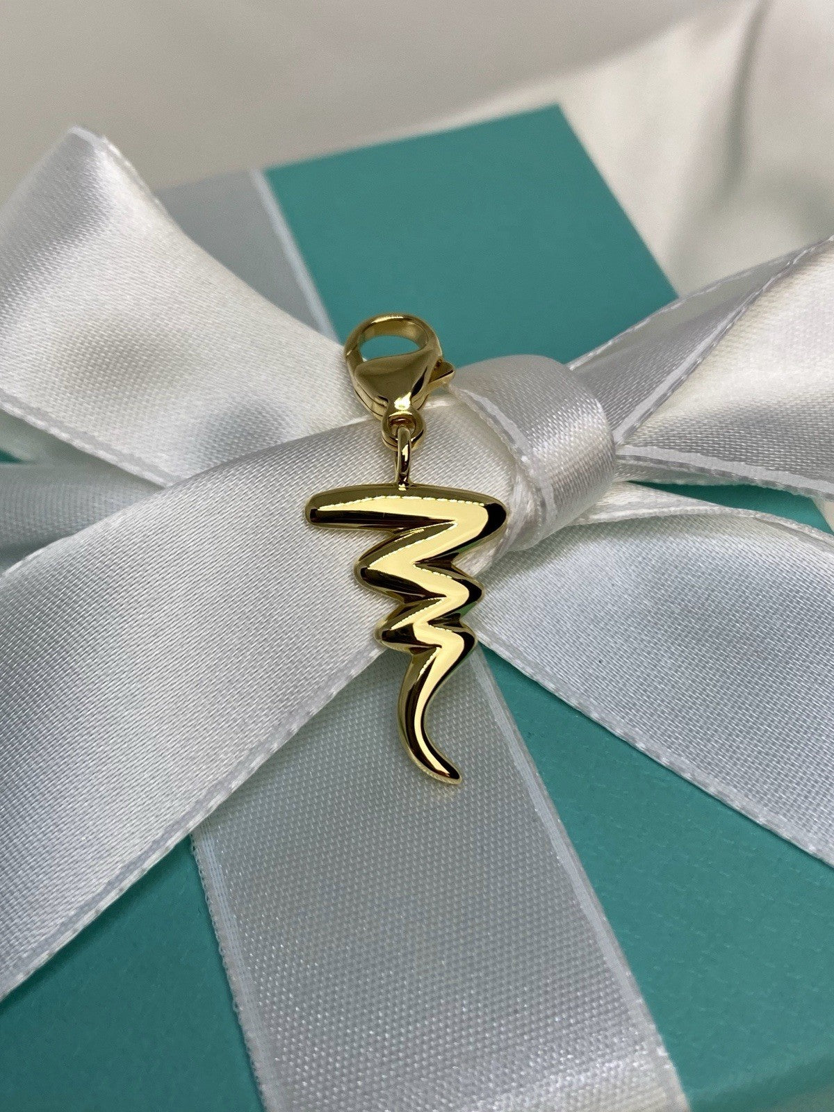 Tiffany & Co Zig Zag Charm Paloma Picasso 18k Yellow Gold Squiggle Pendant 4.7G