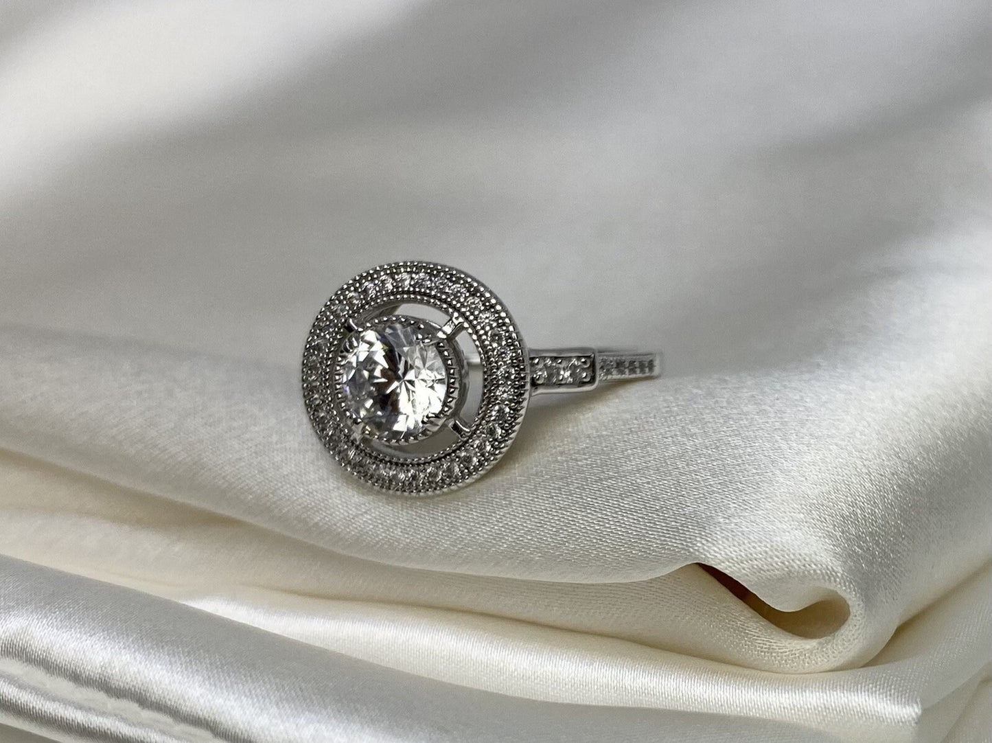 Circle Promise Cubic Zirconia Ring Rhodium Plated Sterling Silver 925 Size 7.75