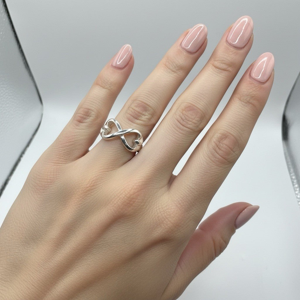 Tiffany & Co. Paloma Picasso Loving Heart Infinity Ring Sterling Silver 925 Sz 7