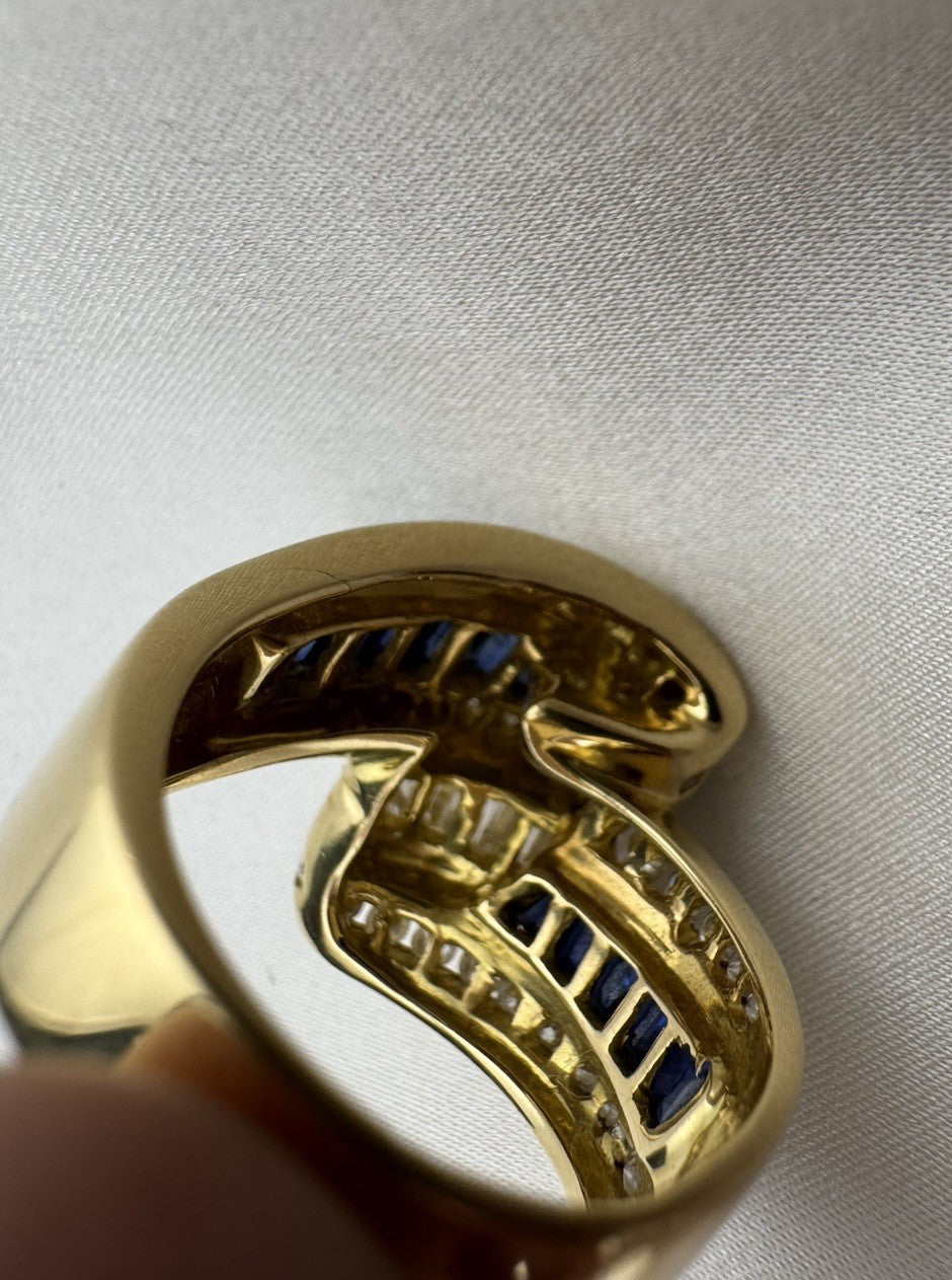 Charles Krypell 18K Yellow Gold Sapphire & Diamond Ribbon Crossover Ring 13.4G