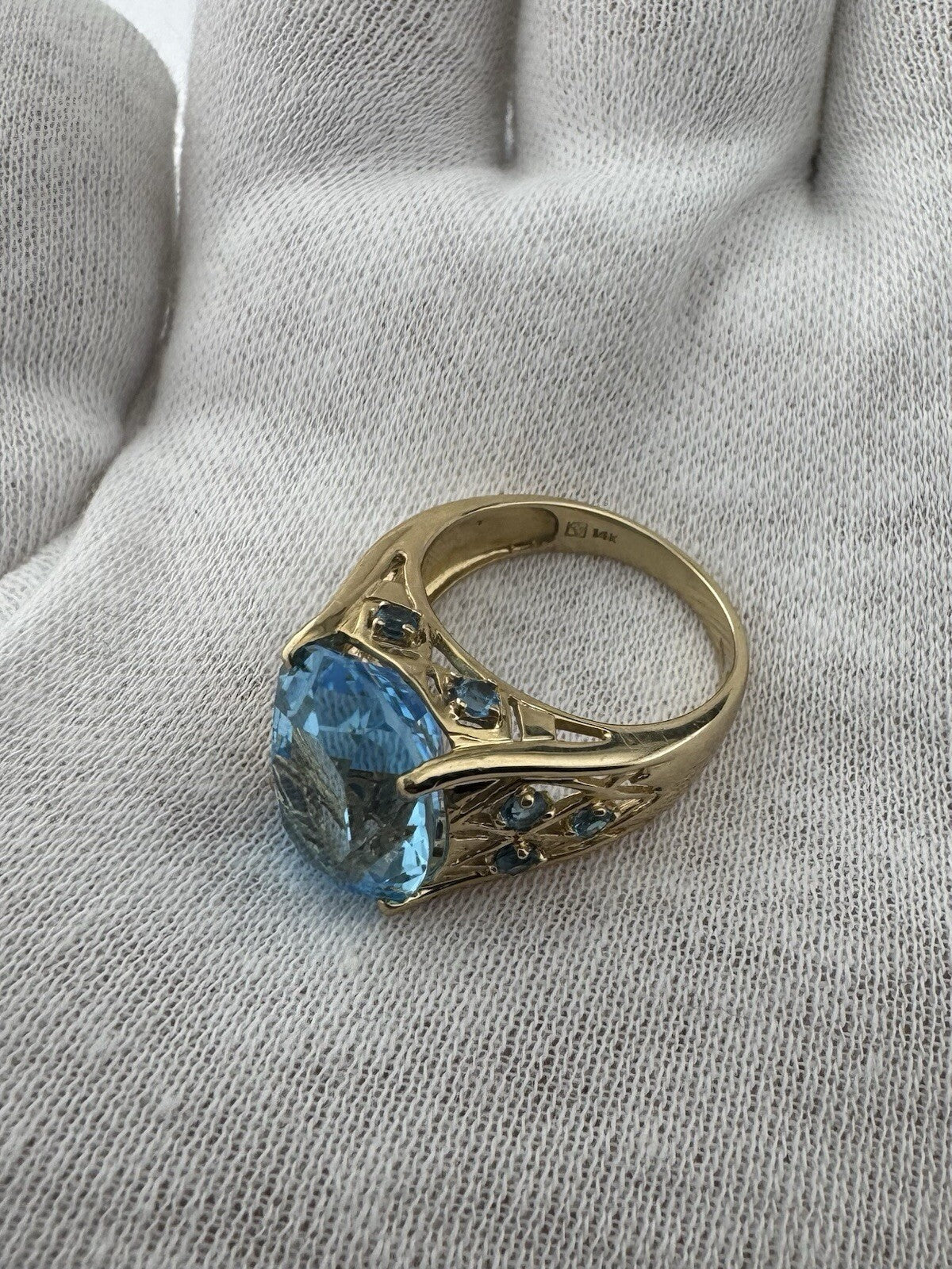 14K Gold Simulated Blue Topaz 16x13mm Cocktail Ring W Stones Sz 7, 7.4 Grams