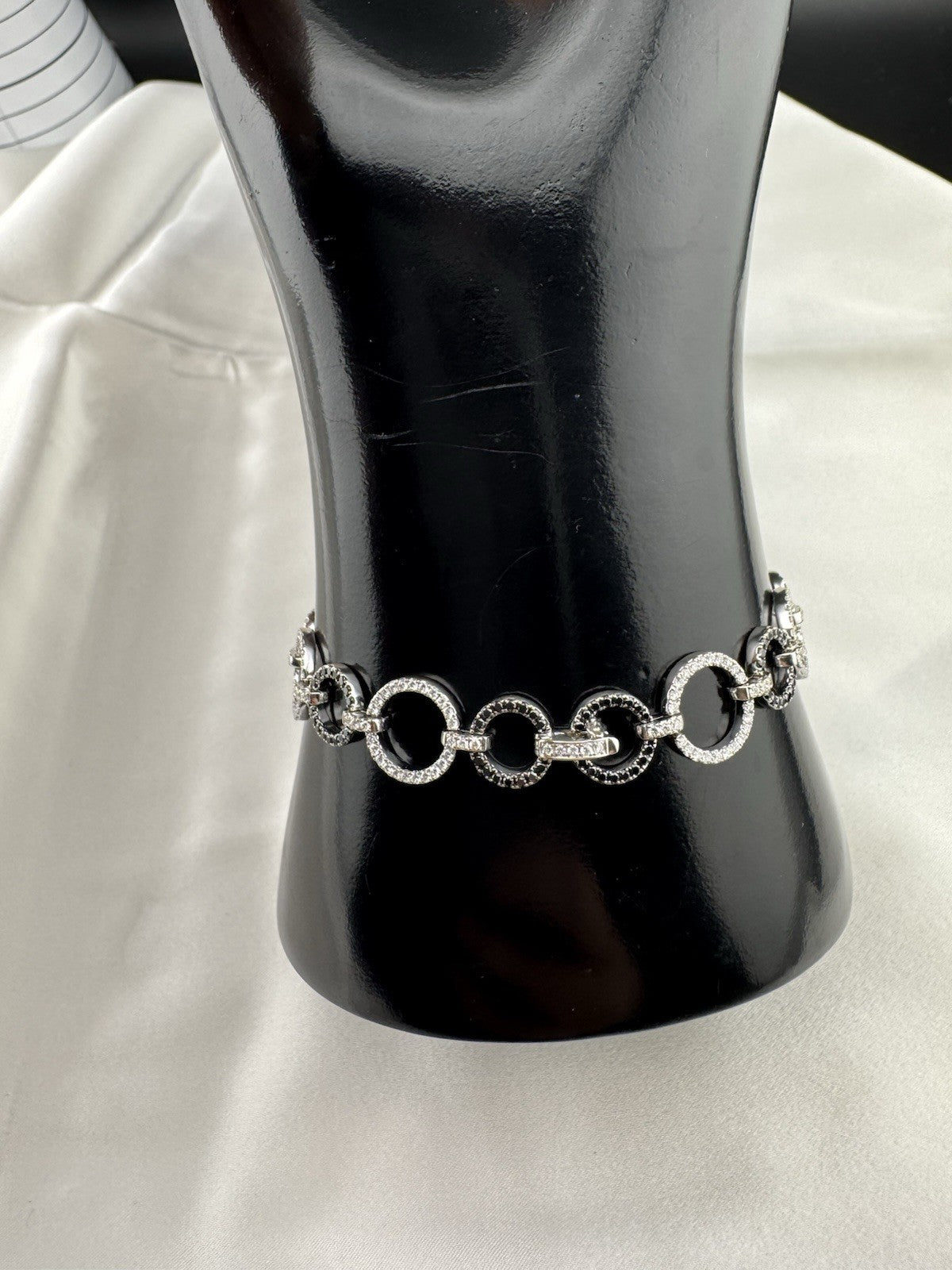 18K White Gold Black & White Diamond Circle Link Tennis Bracelet 10mm 11G Sz 6.7
