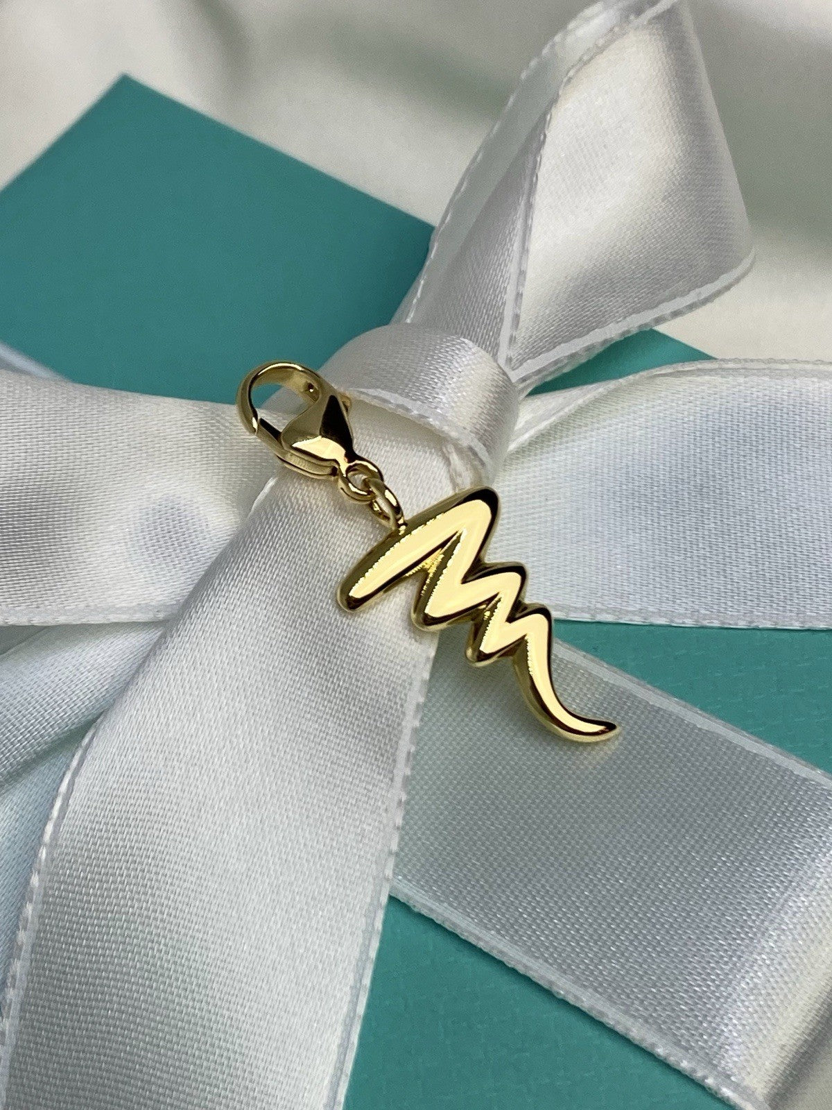 Tiffany & Co Zig Zag Charm Paloma Picasso 18k Yellow Gold Squiggle Pendant 4.7G