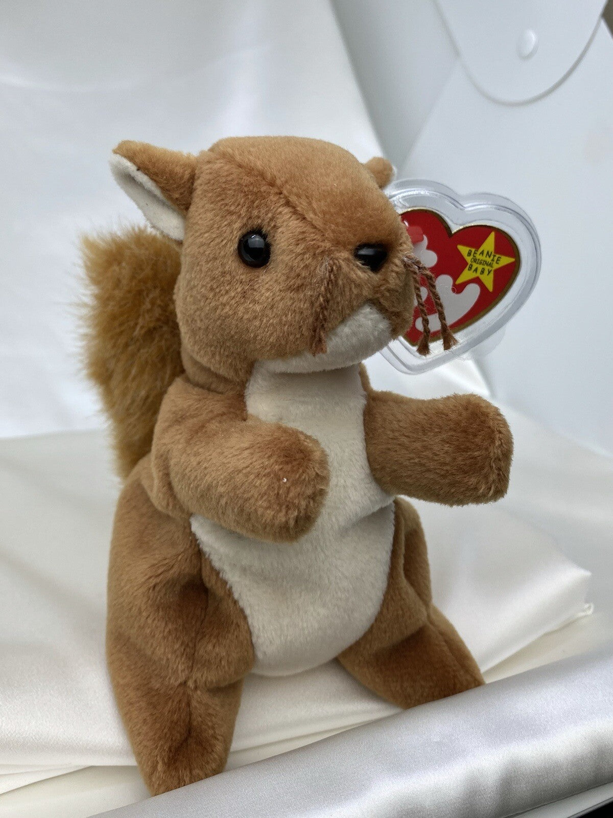 Raro Ty Beanie Baby Retirado Ardilla Nuts 1996 Menta Gránulos de PVC Con Errores