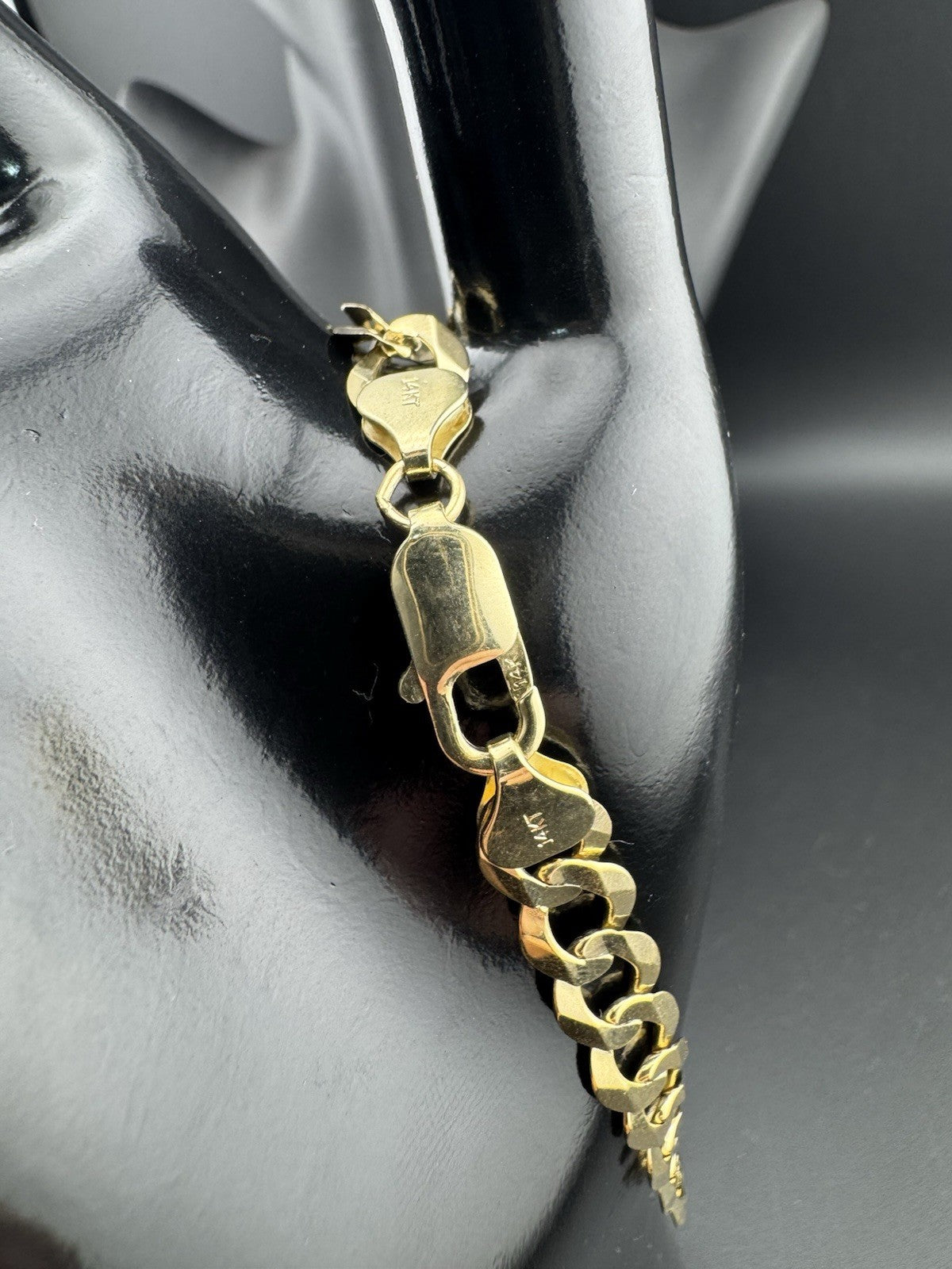 Pulsera de cadena de eslabones cubanos de oro amarillo de 14 quilates de 8,5 pulgadas y 8,26 mm 12,5 gramos clásica atrevida