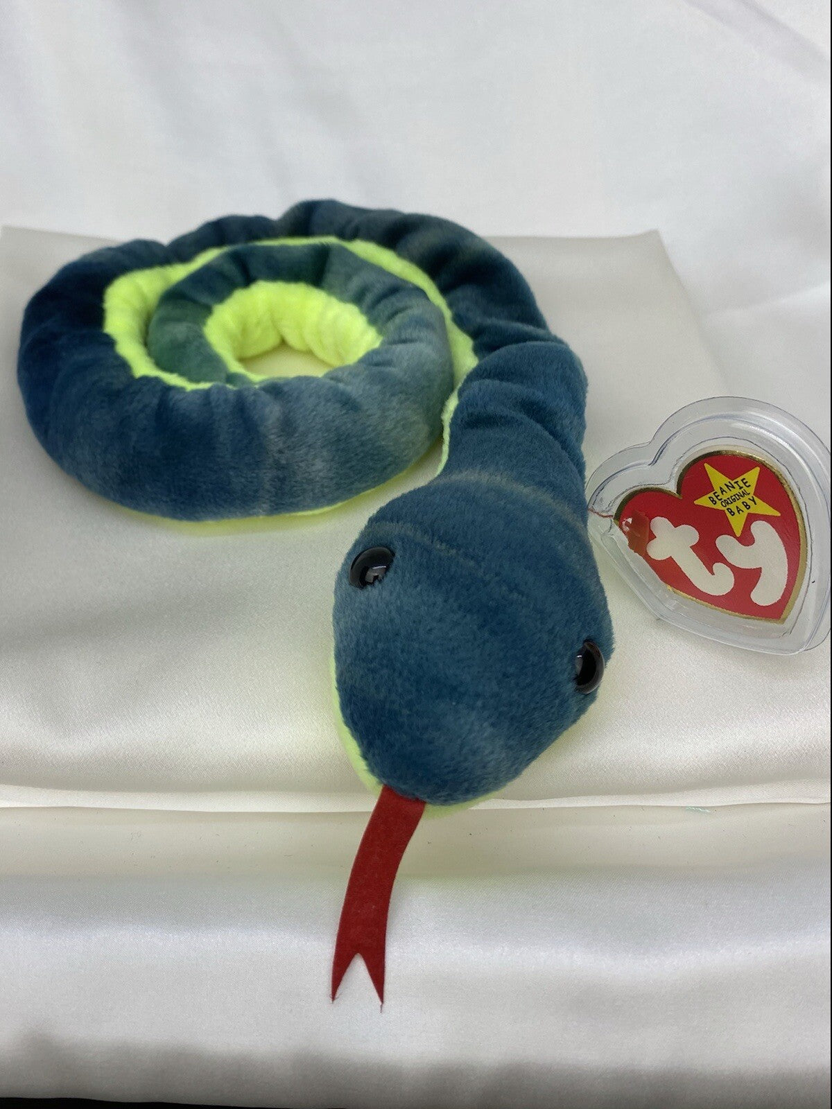 Rare Retired Ty Beanie Baby Hissy The Snake 1997 Mint P.E. Pellets With Errors