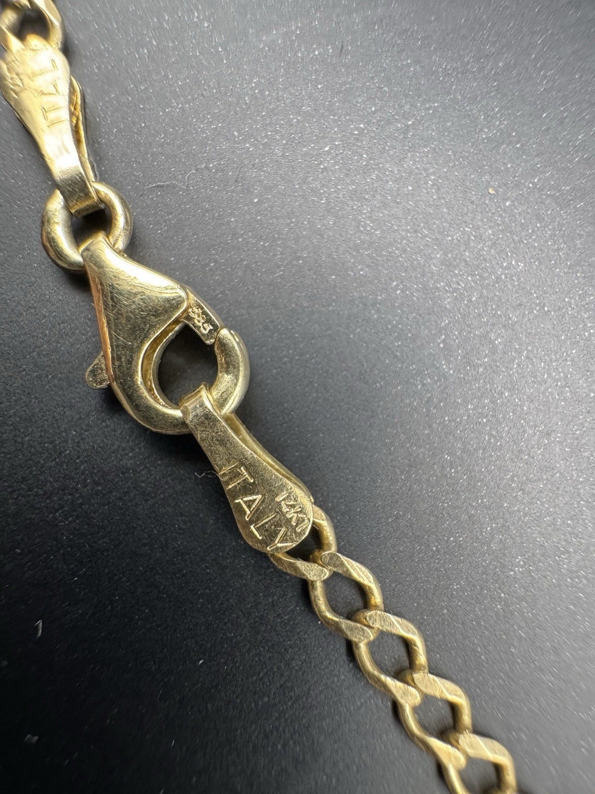 Cadena de eslabones cubanos abierta de oro amarillo de 14K 2.54mm 16.5in 4 gramos hecha en Italia