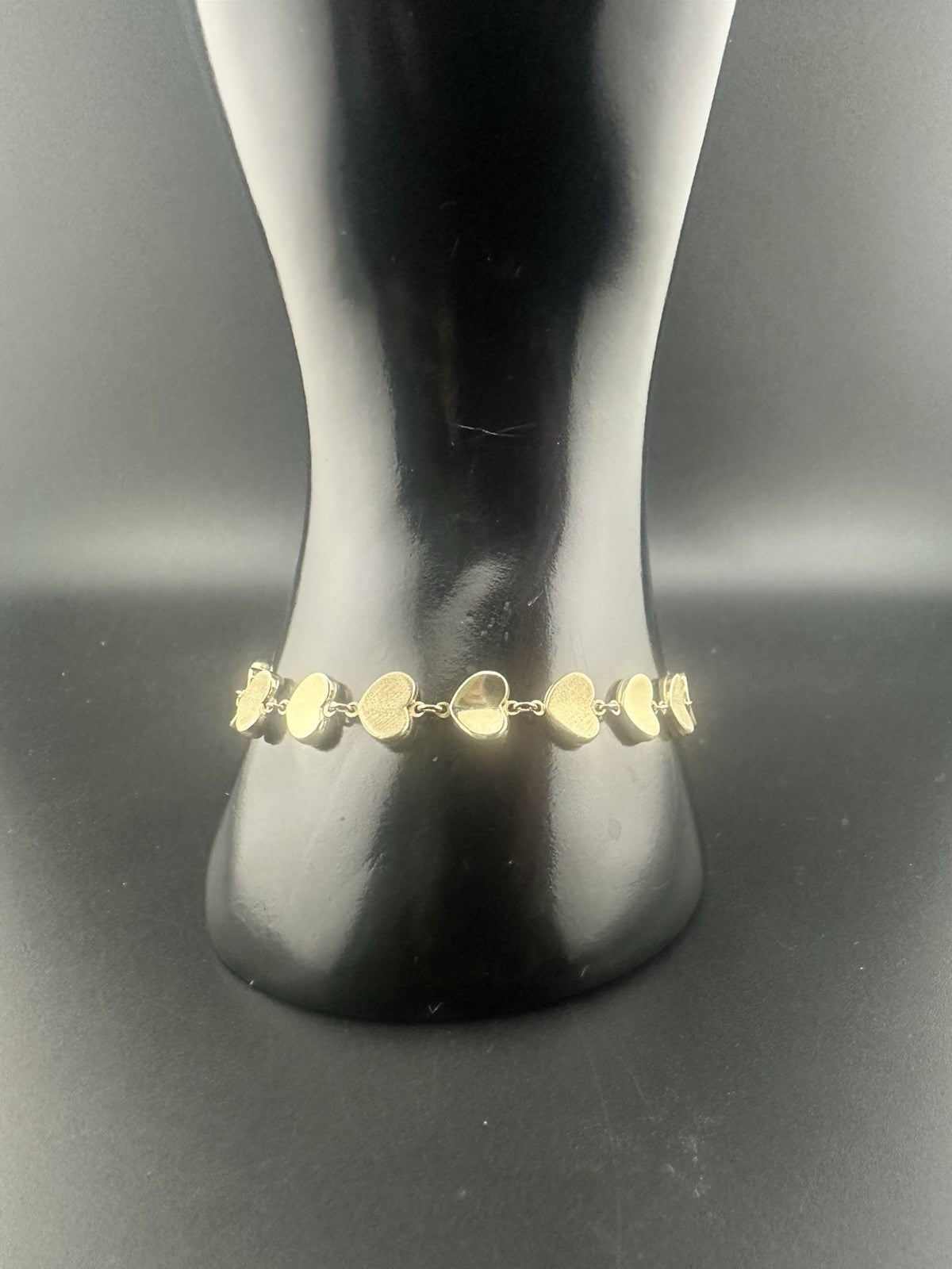 Pulsera de eslabones con dijes de corazones de oro amarillo de 14 quilates, 7,75 pulgadas, 9 mm, 6,3 g, hecha en Turquía