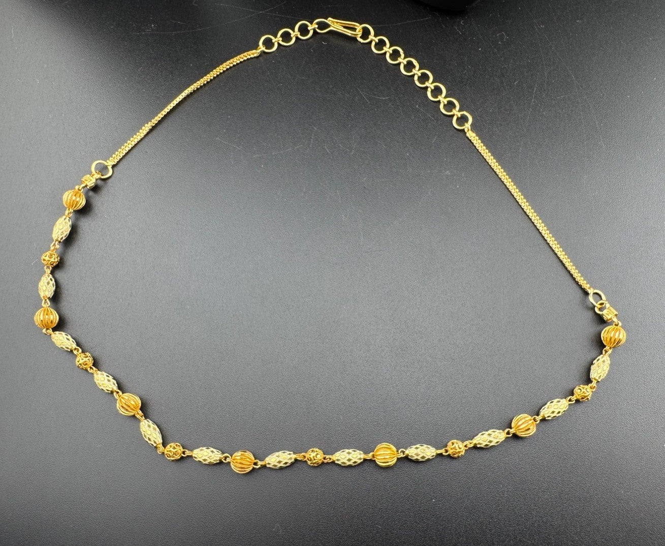 Vintage 22K Yellow Gold Beaded Necklace 5.83mm 17.5 Inch 17.8G Victorian Charms