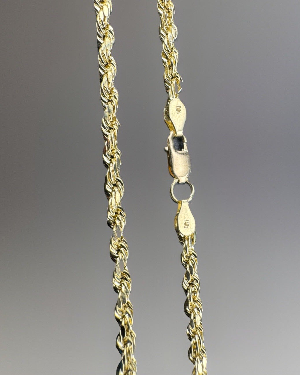 14K Yellow Gold Rope Chain Necklace 22in 2.57mm 5.3 Gram Classic Elegant Style *