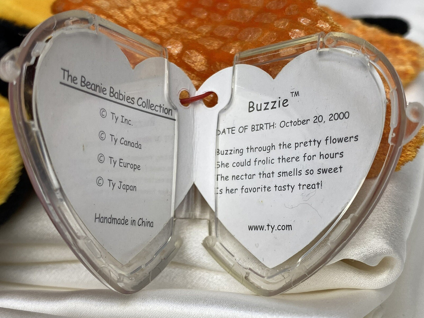 Ty Beanie Baby Buzzie the Bumblebee Plush 2000 with Hang Tag Protector Errors