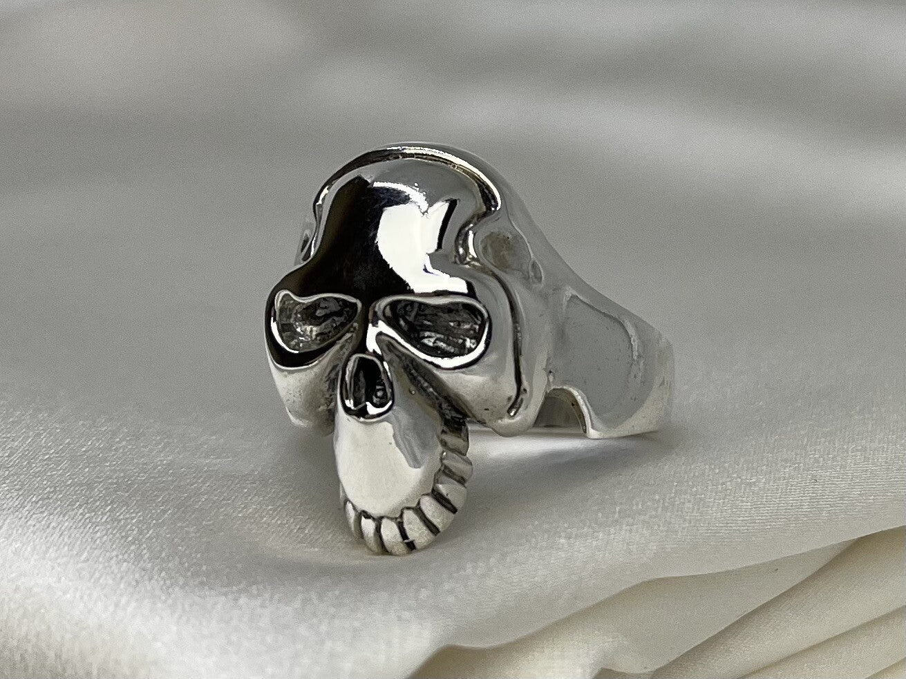Skull Biker Warrior Bone 18x26mm Sterling Silver 925 Hand Crafted Ring Size 13.5