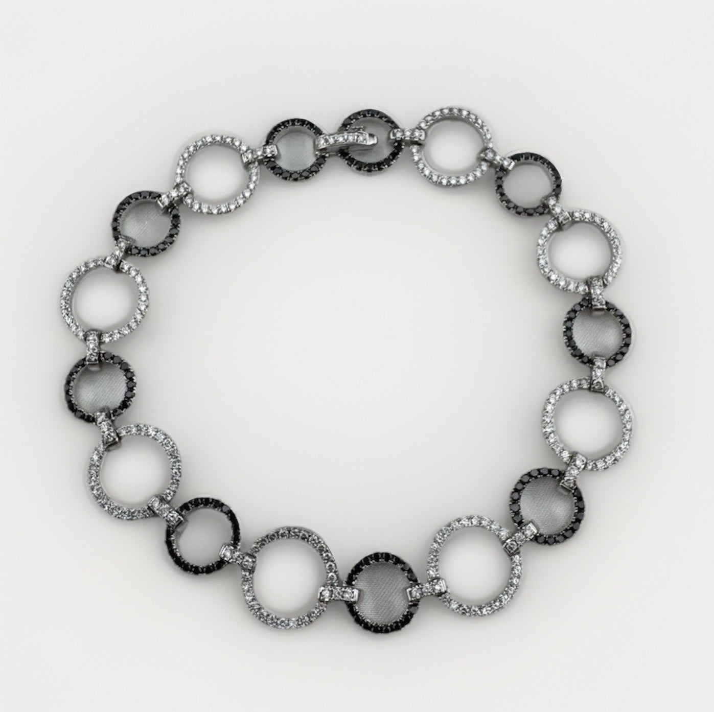 18K White Gold Black & White Diamond Circle Link Tennis Bracelet 10mm 11G Sz 6.7