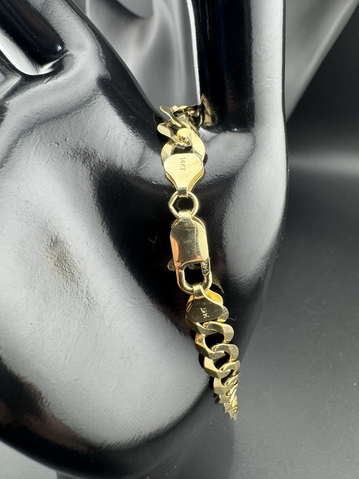 Pulsera de cadena de eslabones cubanos de oro amarillo de 14 quilates de 8,5 pulgadas y 8,26 mm 12,5 gramos clásica atrevida