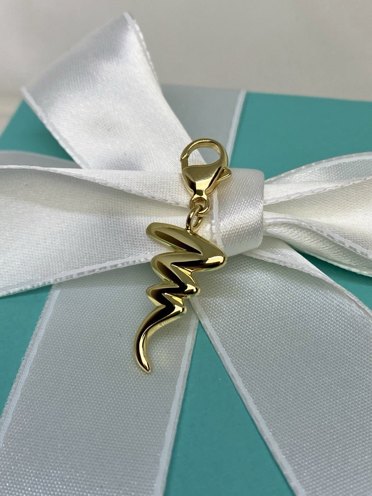 Tiffany & Co Zig Zag Charm Paloma Picasso 18k Yellow Gold Squiggle Pendant 4.7G