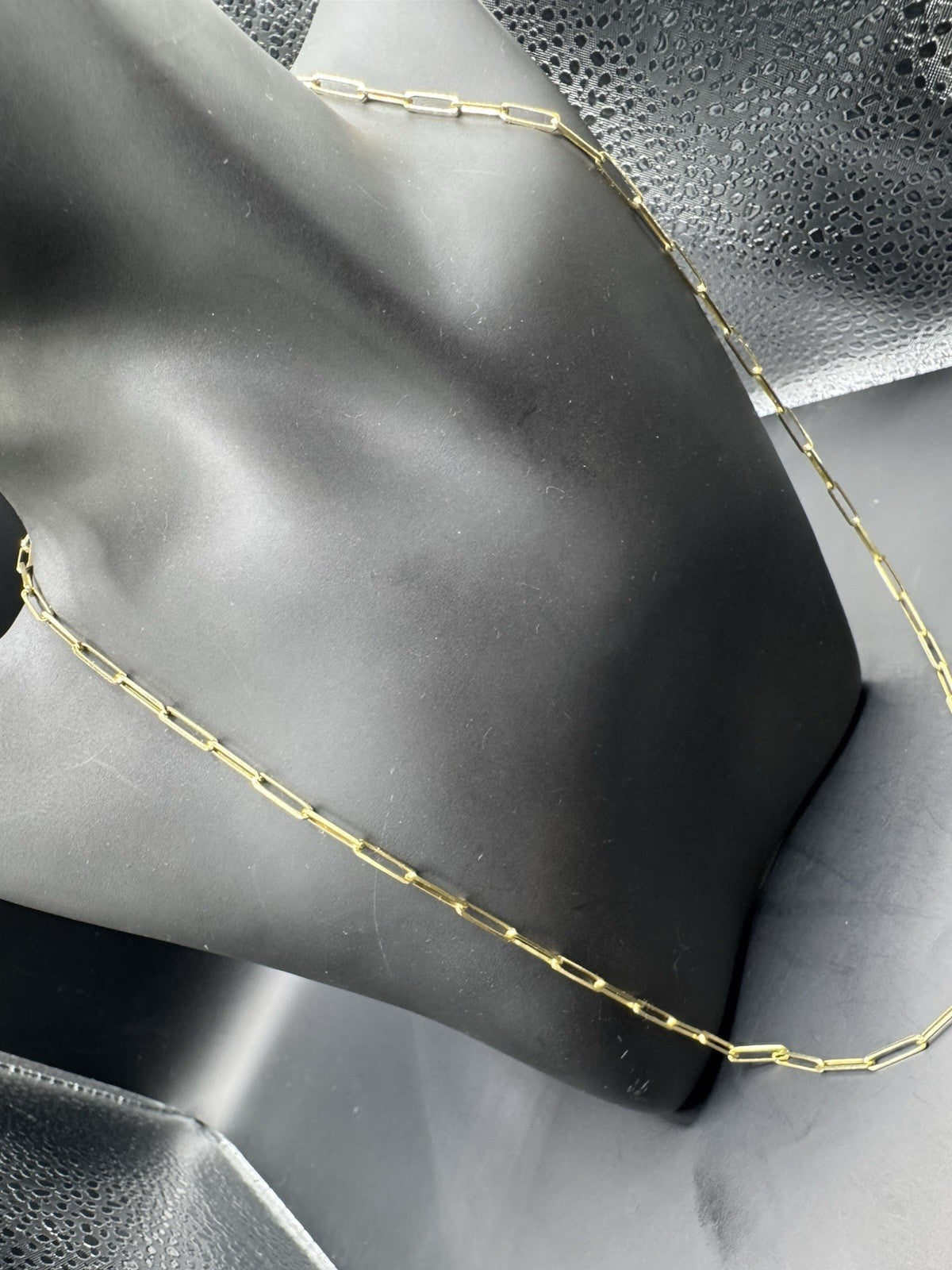 14K Yellow Gold Paperclip Chain Necklace 22in 2.54mm 5.9 Grams