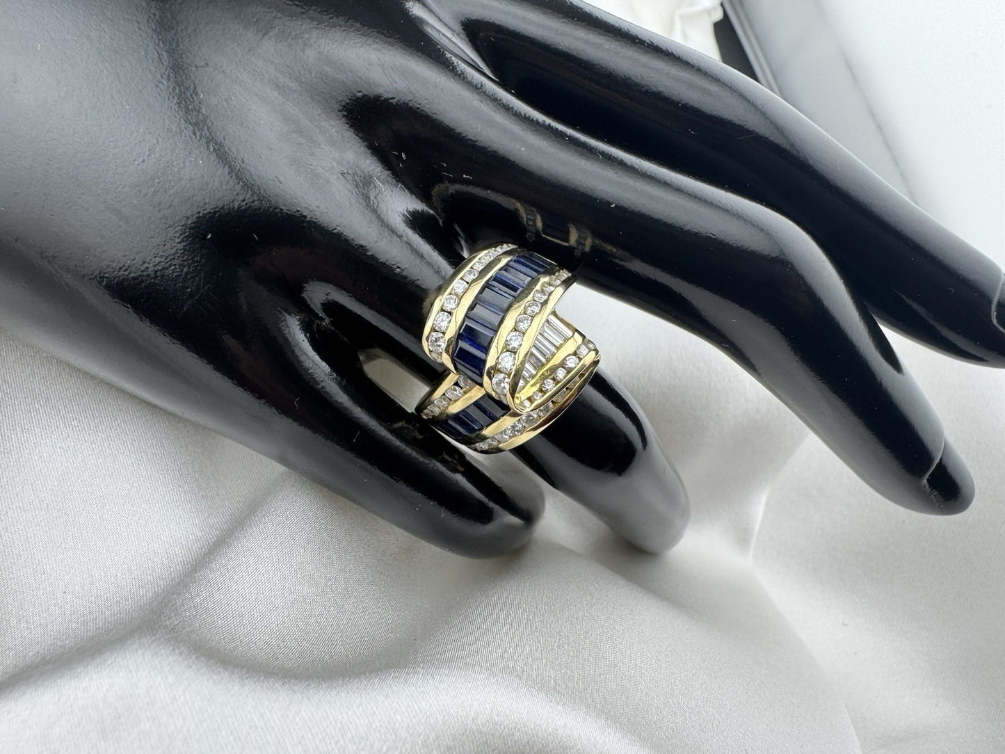 Charles Krypell 18K Yellow Gold Sapphire & Diamond Ribbon Crossover Ring 13.4G