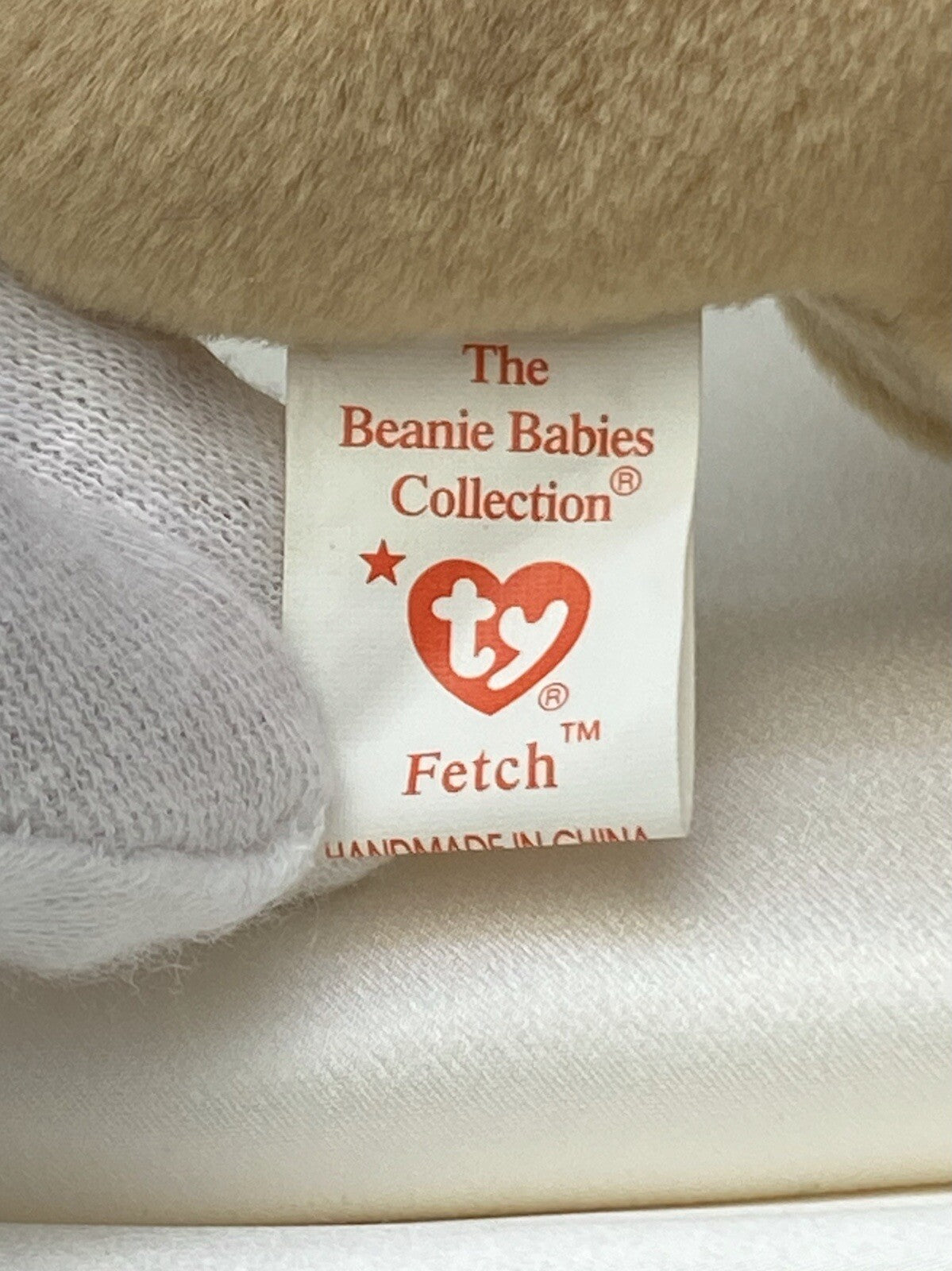 Raro Ty Beanie Baby Retirado Fetch The Dog 1997-1998 Menta P.E. W Múltiples Errores