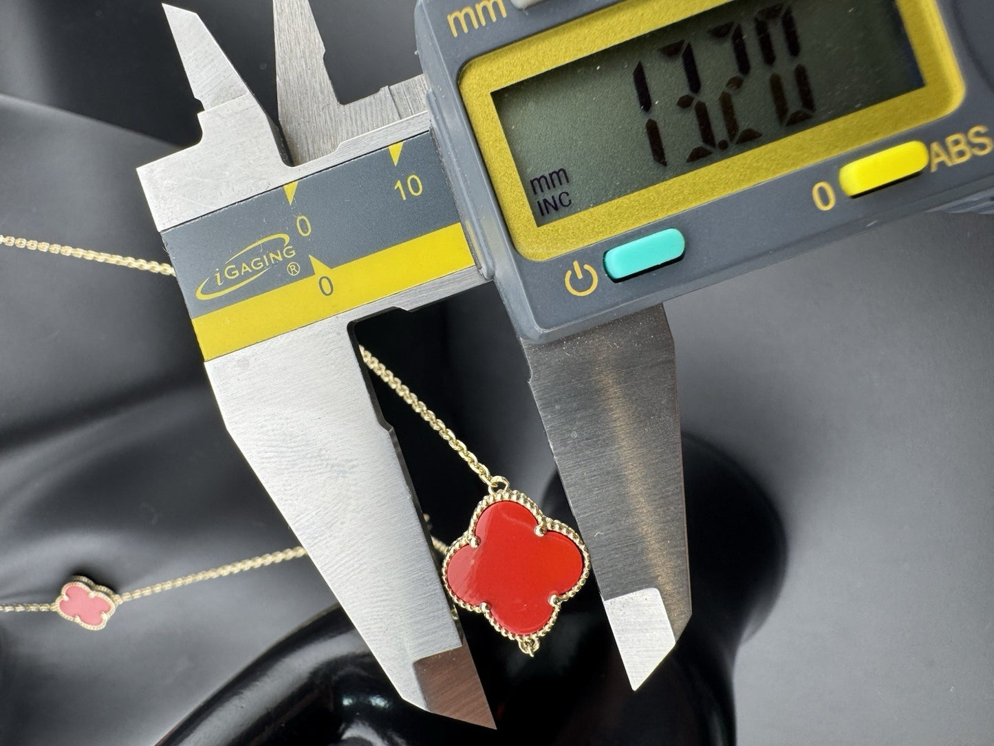 14K Gold Carnelian Sim Stone Lucky Clover Necklace 19.2in Adj 7.3 Gram