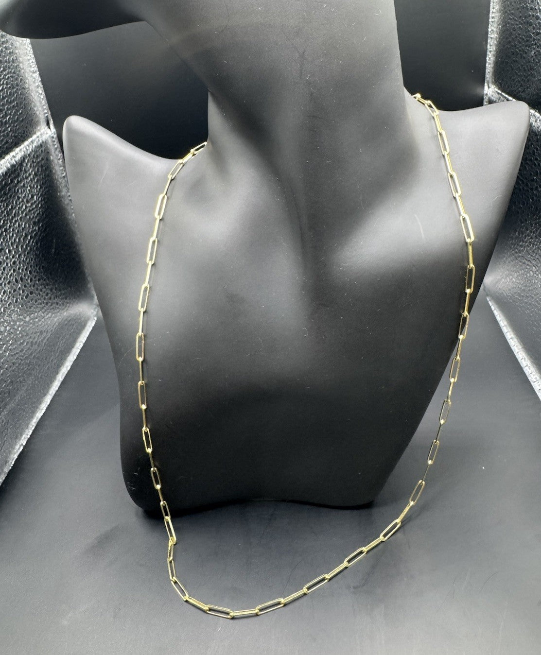 14K Yellow Gold Paperclip Chain Necklace 22in 2.54mm 5.9 Grams