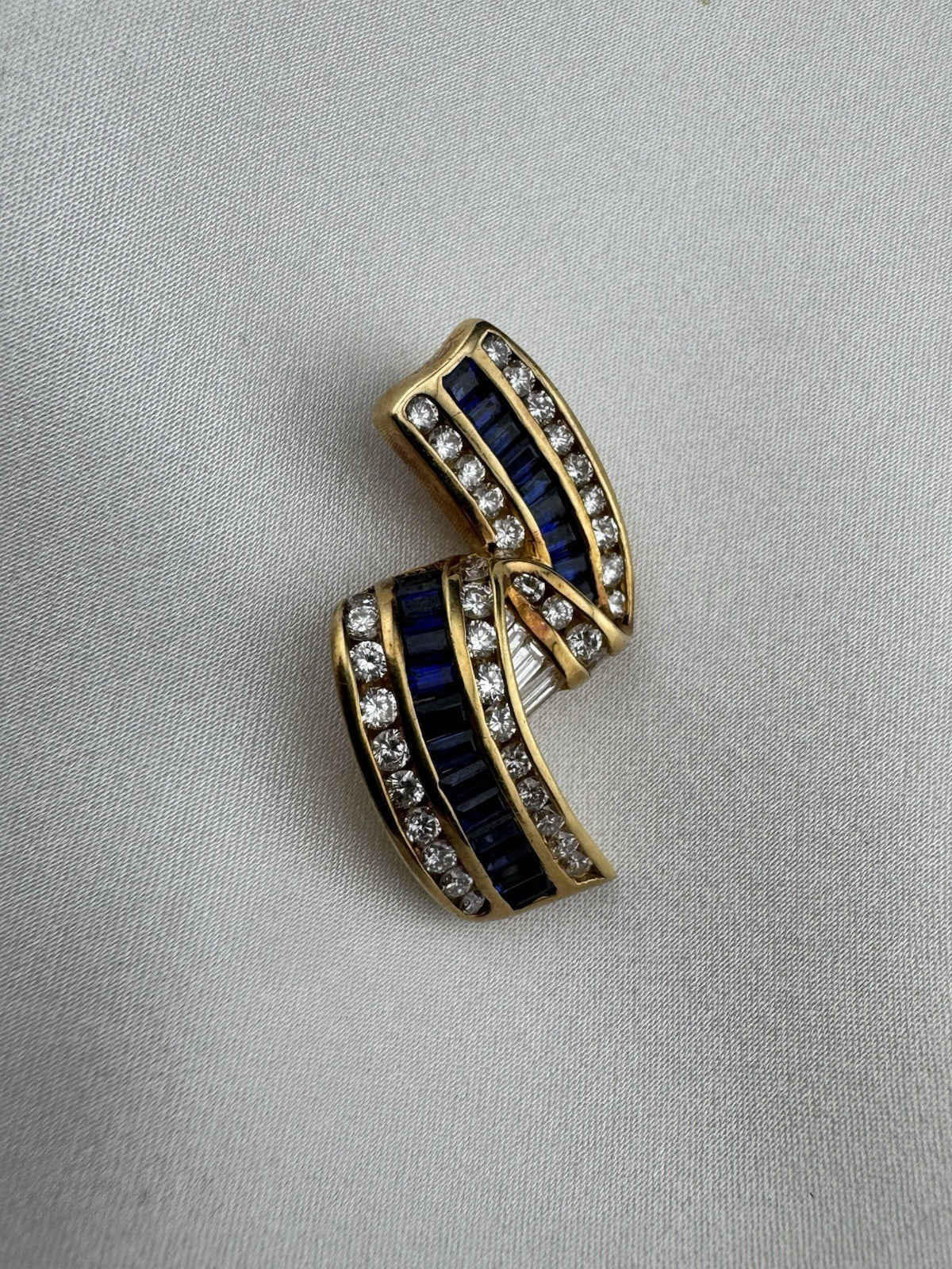 Vintage Charles Krypell 18K Yellow Gold Sapphire and Diamond Ribbon Pendant 7.7G