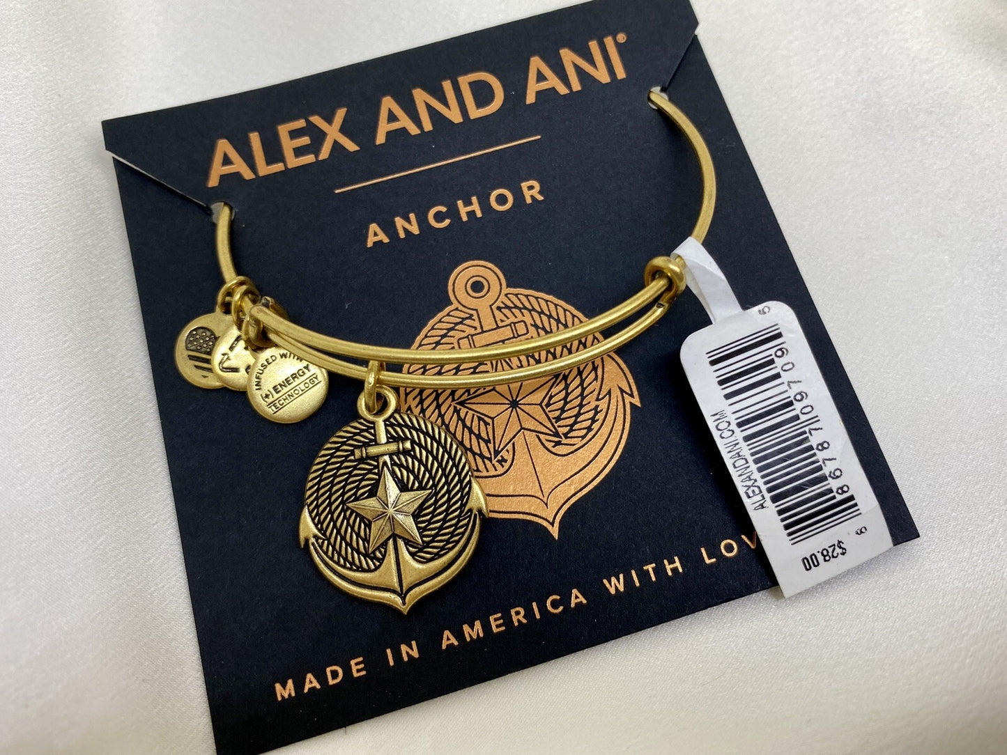 Pulsera de dije de ancla Alex and Ani en oro Rafaelian