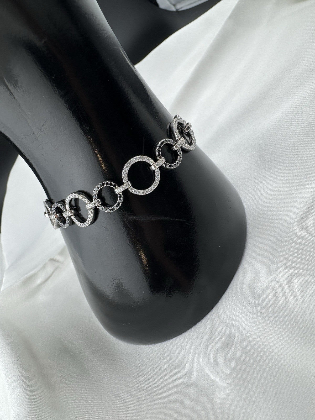 18K White Gold Black & White Diamond Circle Link Tennis Bracelet 10mm 11G Sz 6.7
