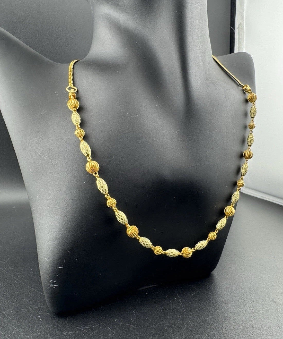 Vintage 22K Yellow Gold Beaded Necklace 5.83mm 17.5 Inch 17.8G Victorian Charms