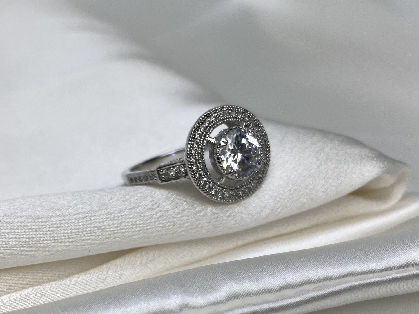 Circle Promise Cubic Zirconia Ring Rhodium Plated Sterling Silver 925 Size 7.75