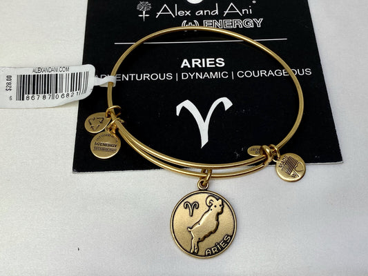 Brazalete con dije de horóscopo Aries de Alex and Ani en baño de oro Rafaelian