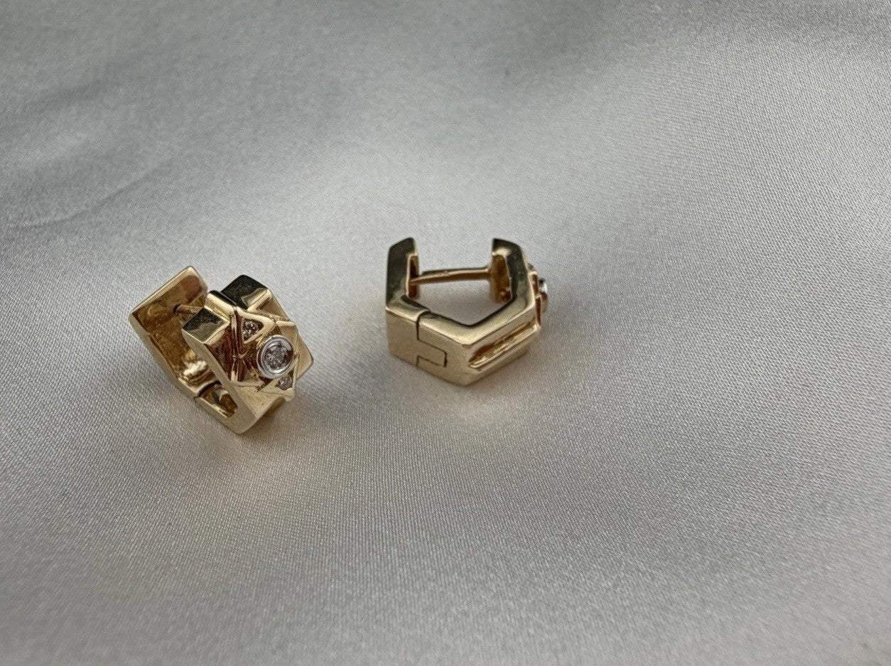 14K Yellow Gold Diamond Geometric Huggie Earrings 5.7 Grams Hinged 13.13x6.59mm
