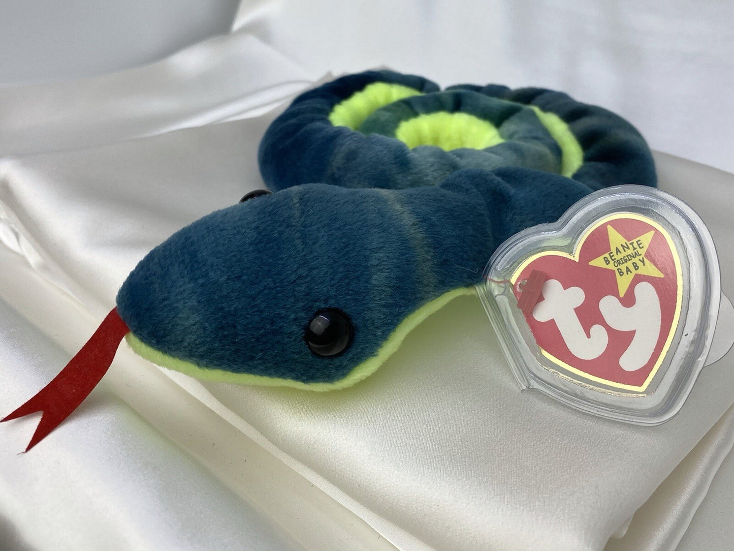 Rare Retired Ty Beanie Baby Hissy The Snake 1997 Mint P.E. Pellets With Errors