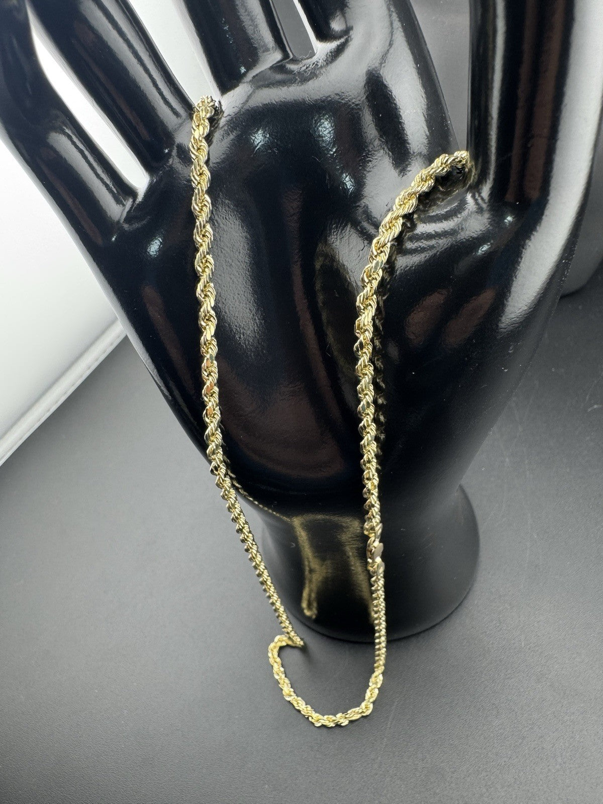 14K Yellow Gold Rope Chain Necklace 22in 2.57mm 5.3 Gram Classic Elegant Style *